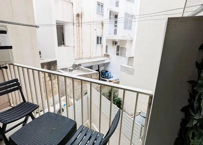 Modern 2br Superb Location Center Of St Julians