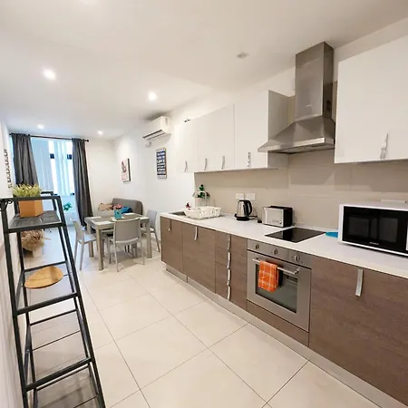 Modern 2br Superb Location Center Of St Julians * Saint Julian's