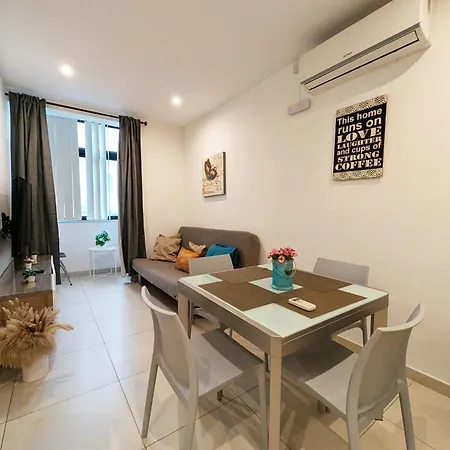 Modern 2br Superb Location Center Of St Julians St. Julian's